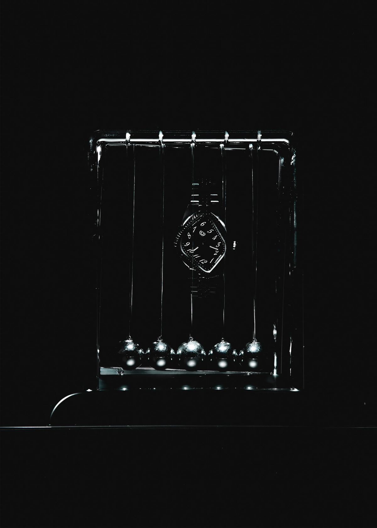 LAARVEE × MAD PARIS: THE CLOCK, IN REVERSE.
