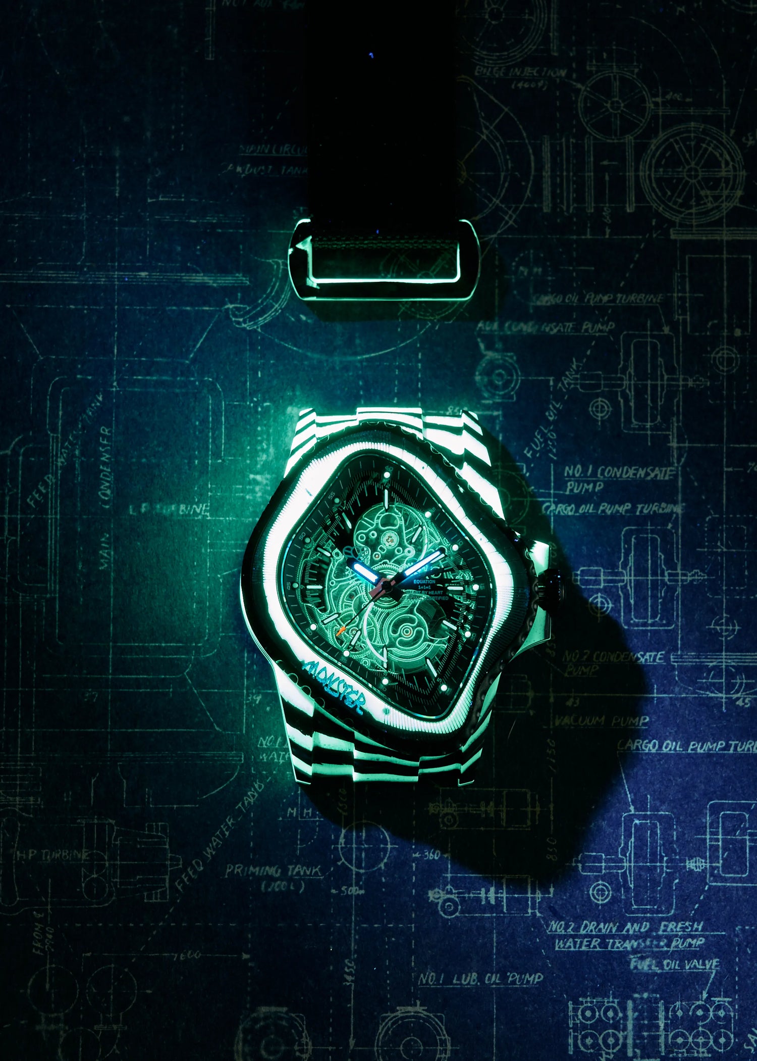 Radiance Unleashed in the Dark – PEA005-CFRPBLK(GRNGLOW)