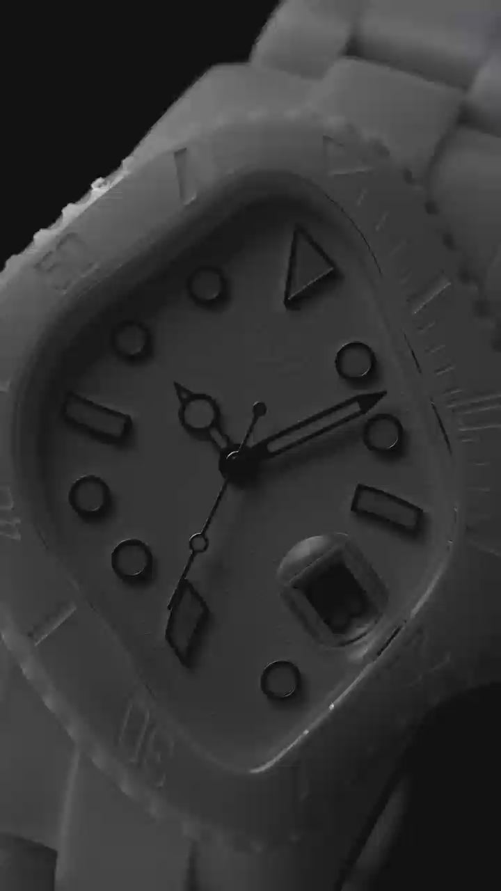 Ceramic series: ceramic case, SW200 movement, butterfly buckle